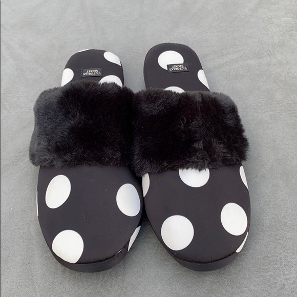 Victoria secret slippers new with out tags - Picture 2 of 5